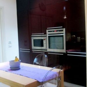 Cucina Pranzo Colonne Elettrodomestici Appartamento Castello Domagnano.jpg
