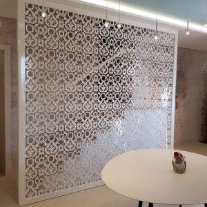 Tavolo Studio Paravento Lamiera Verniciata Laser Decoro Veneziano Residenza Cesenatico